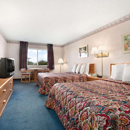 Days Inn By Wyndham Phoenix North Bagian luar foto
