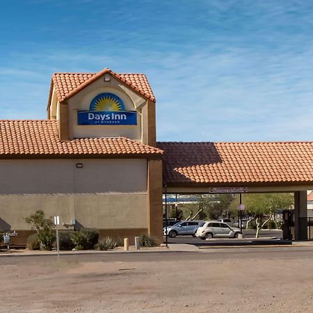 Days Inn By Wyndham Phoenix North Bagian luar foto