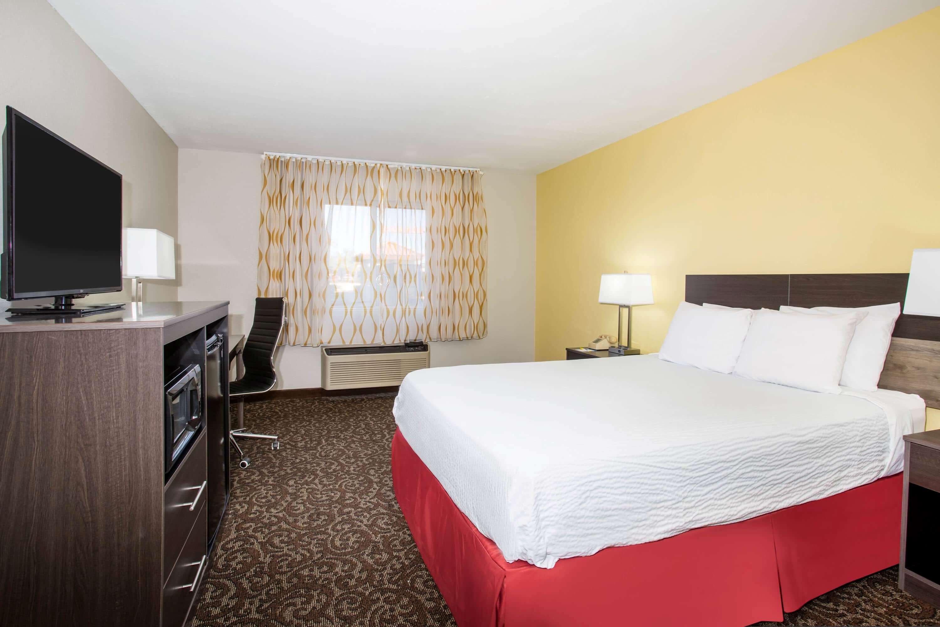 Days Inn By Wyndham Phoenix North Bagian luar foto