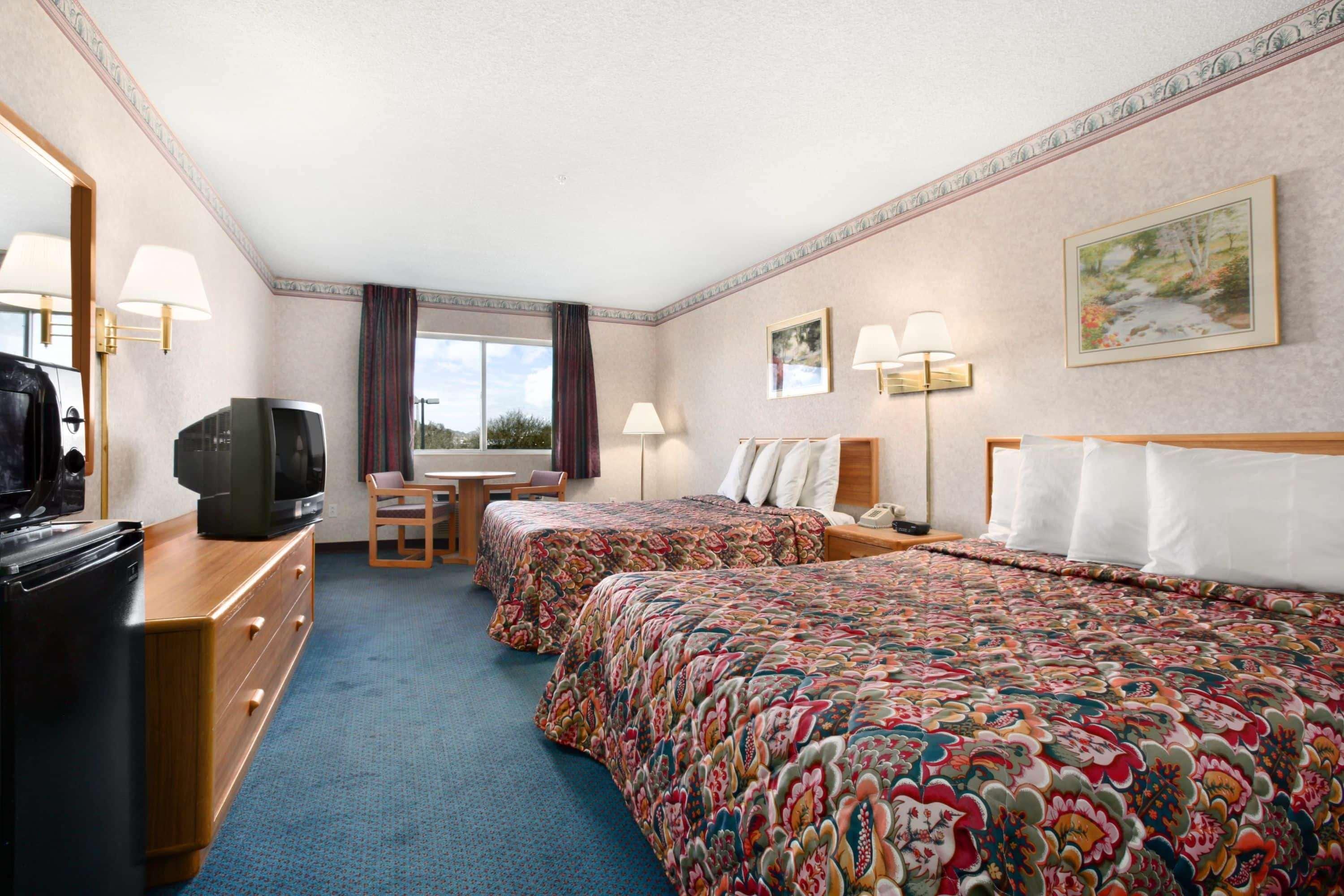 Days Inn By Wyndham Phoenix North Bagian luar foto