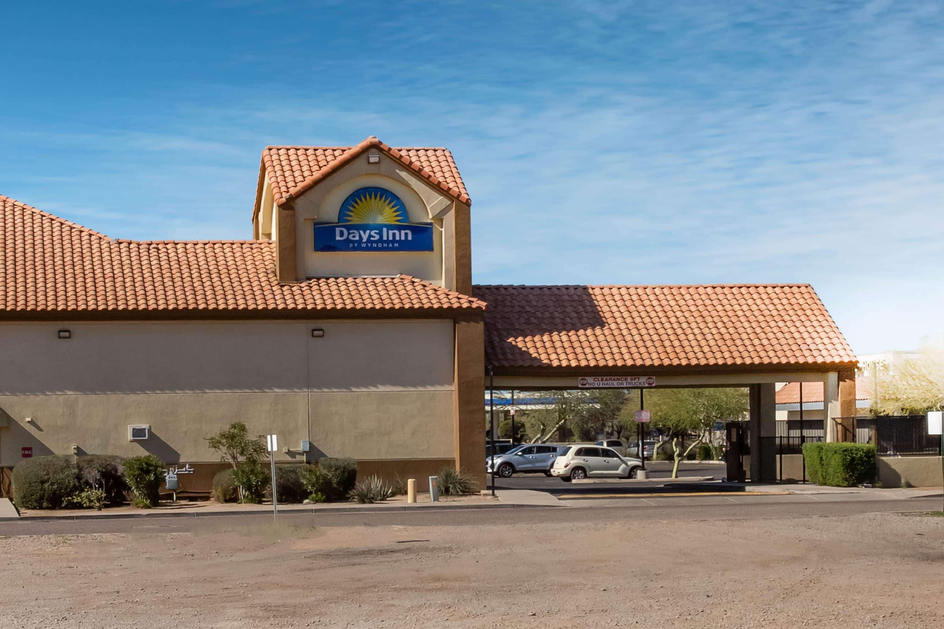 Days Inn By Wyndham Phoenix North Bagian luar foto