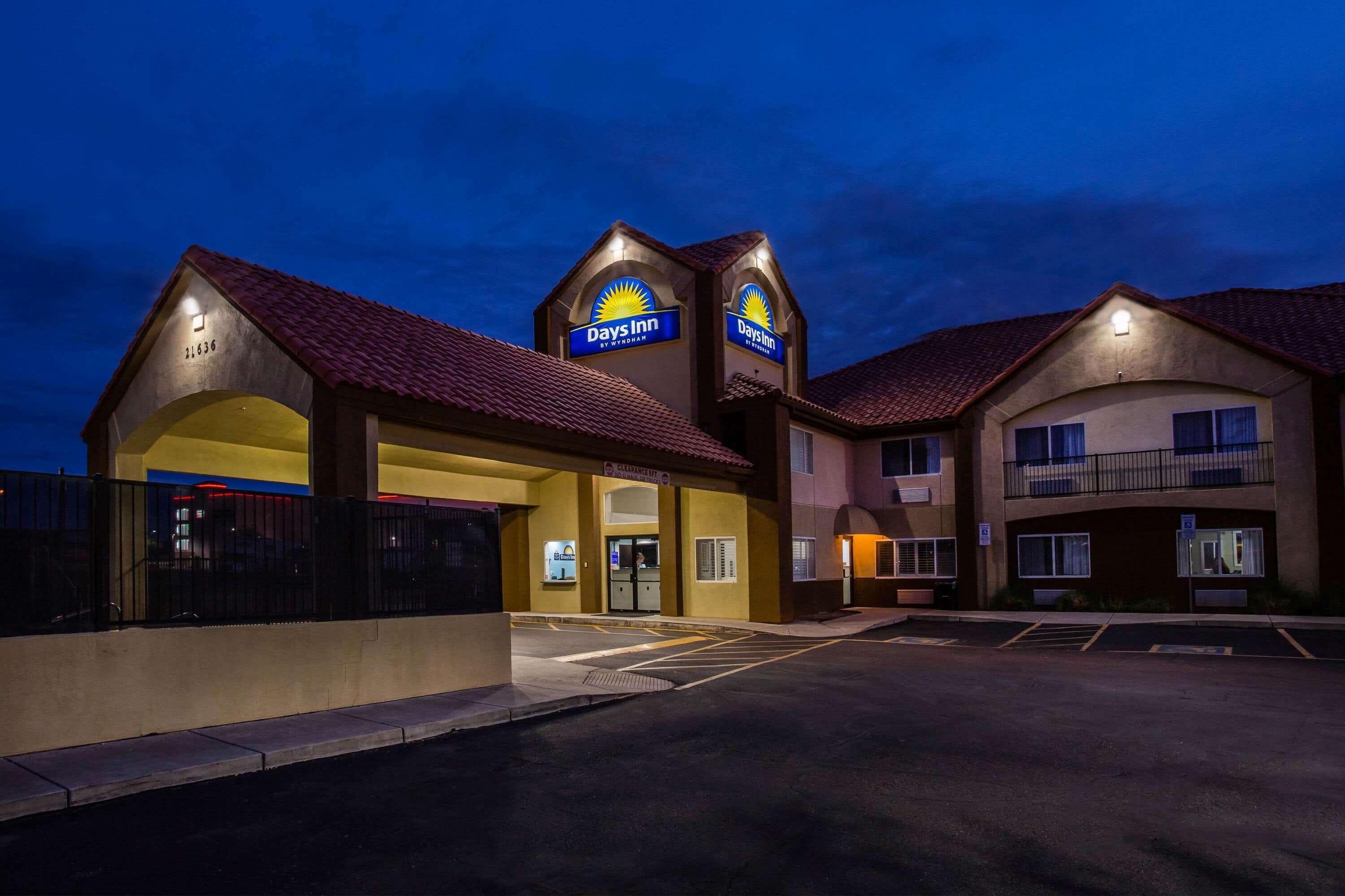 Days Inn By Wyndham Phoenix North Bagian luar foto