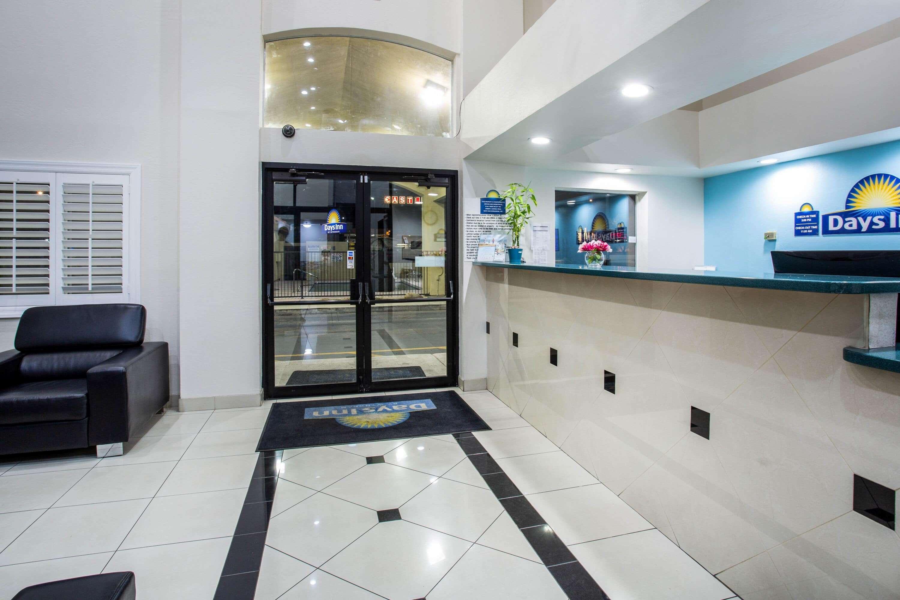 Days Inn By Wyndham Phoenix North Bagian luar foto