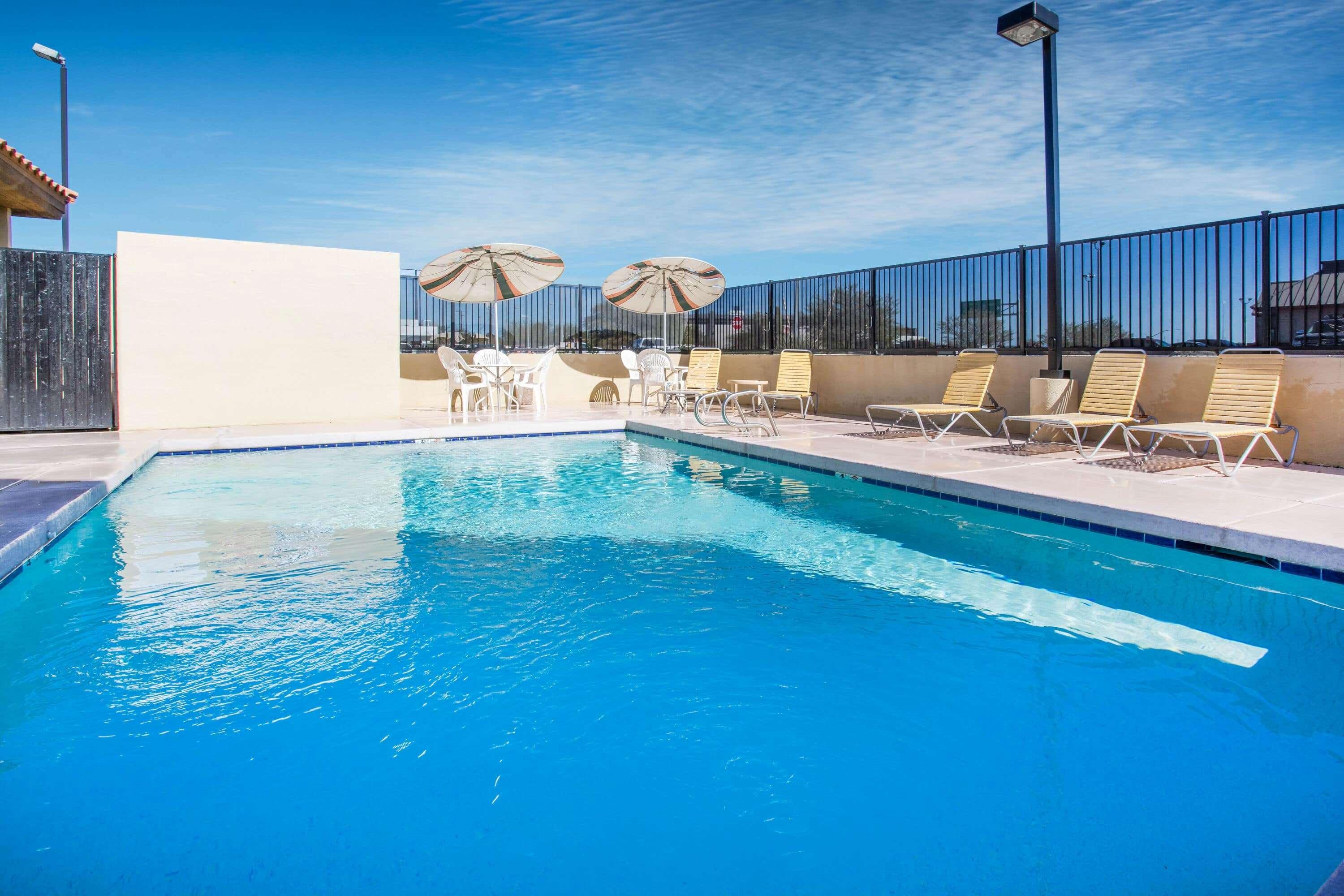 Days Inn By Wyndham Phoenix North Bagian luar foto