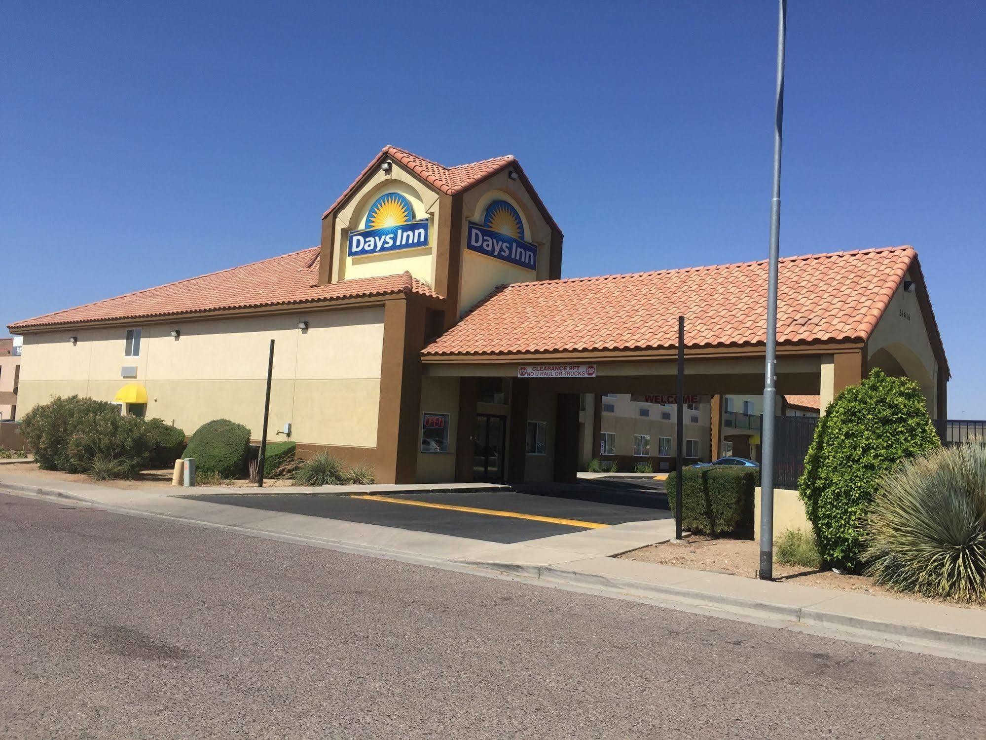 Days Inn By Wyndham Phoenix North Bagian luar foto